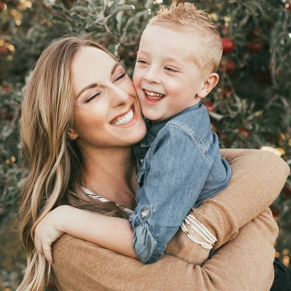 Meet your Posher, Sidnee - Picture 1 of 1